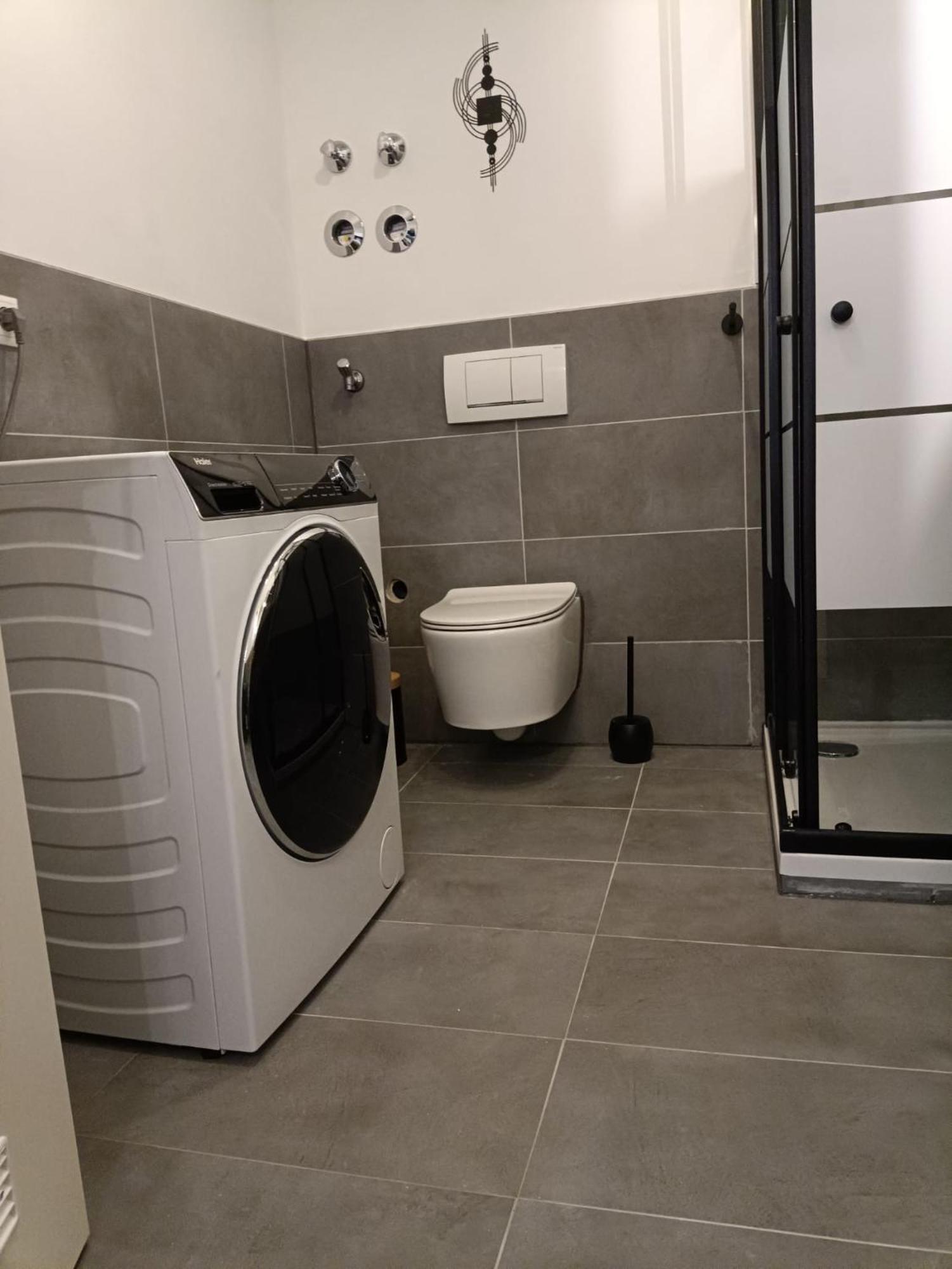 Ferienwohnung Enzian - Naehe Kapellplatz - Oeffentlicher Parkplatz - Aufzug Altötting Exterior foto