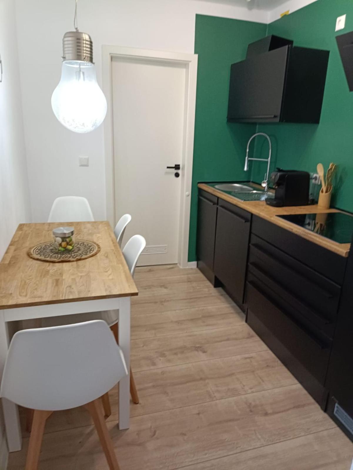 Ferienwohnung Enzian - Naehe Kapellplatz - Oeffentlicher Parkplatz - Aufzug Altötting Exterior foto